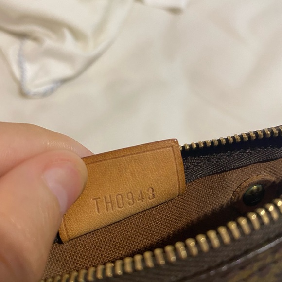 Louis Vuitton Mini Bag - Picture 4 of 5